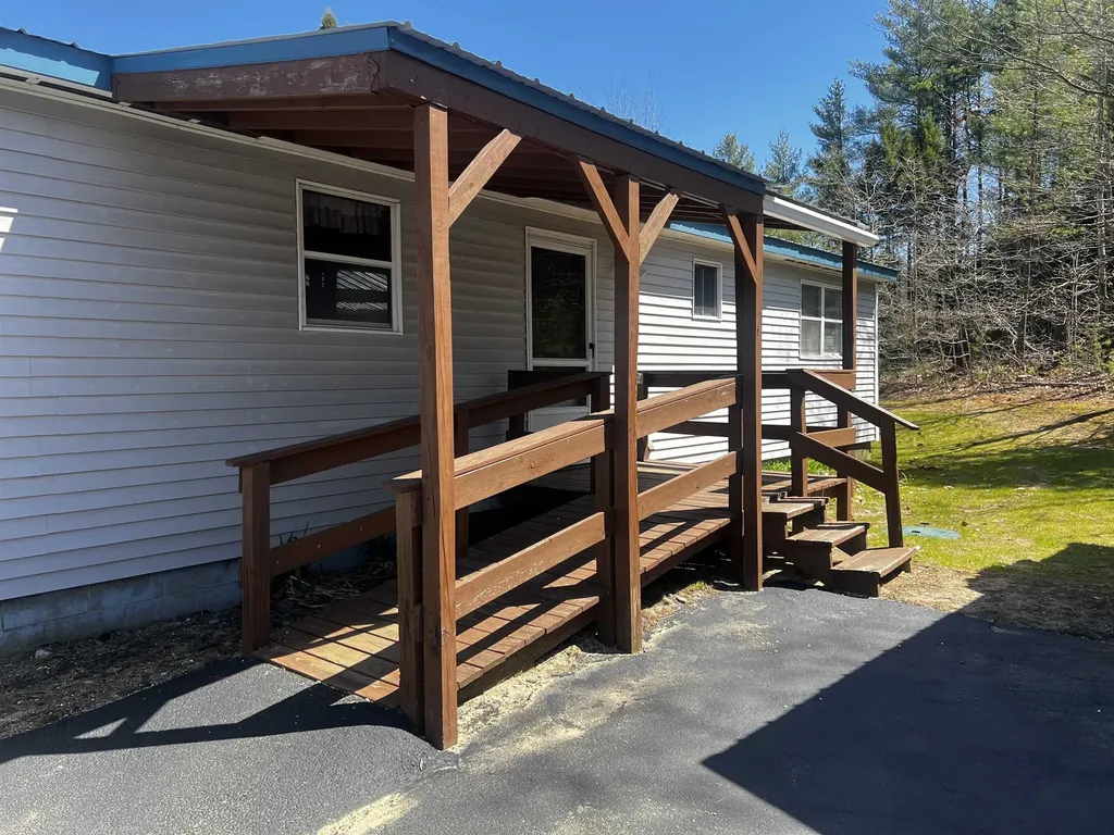 13 Eastview Road Swanzey NH 03446