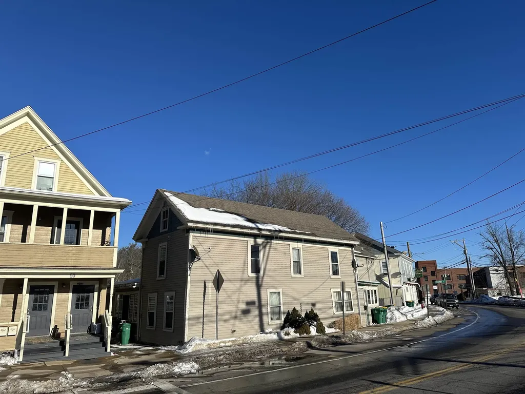 52 Pickering Road Rochester NH 03839