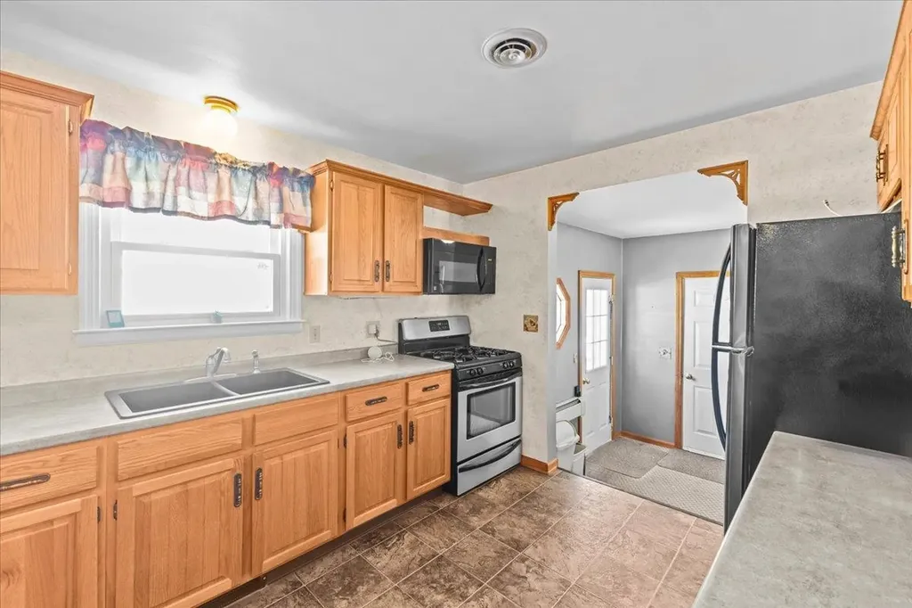 61 Village Green Burlington VT 05408