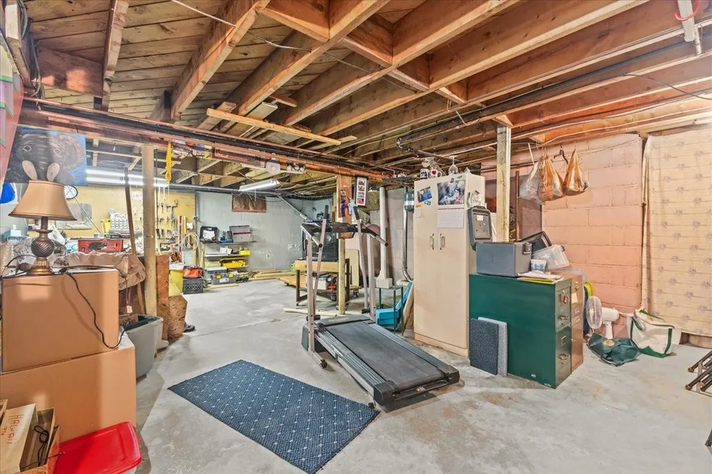 61 Village Green Burlington VT 05408