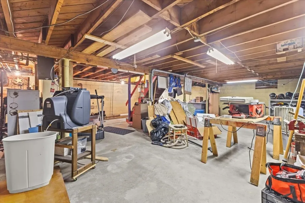 61 Village Green Burlington VT 05408