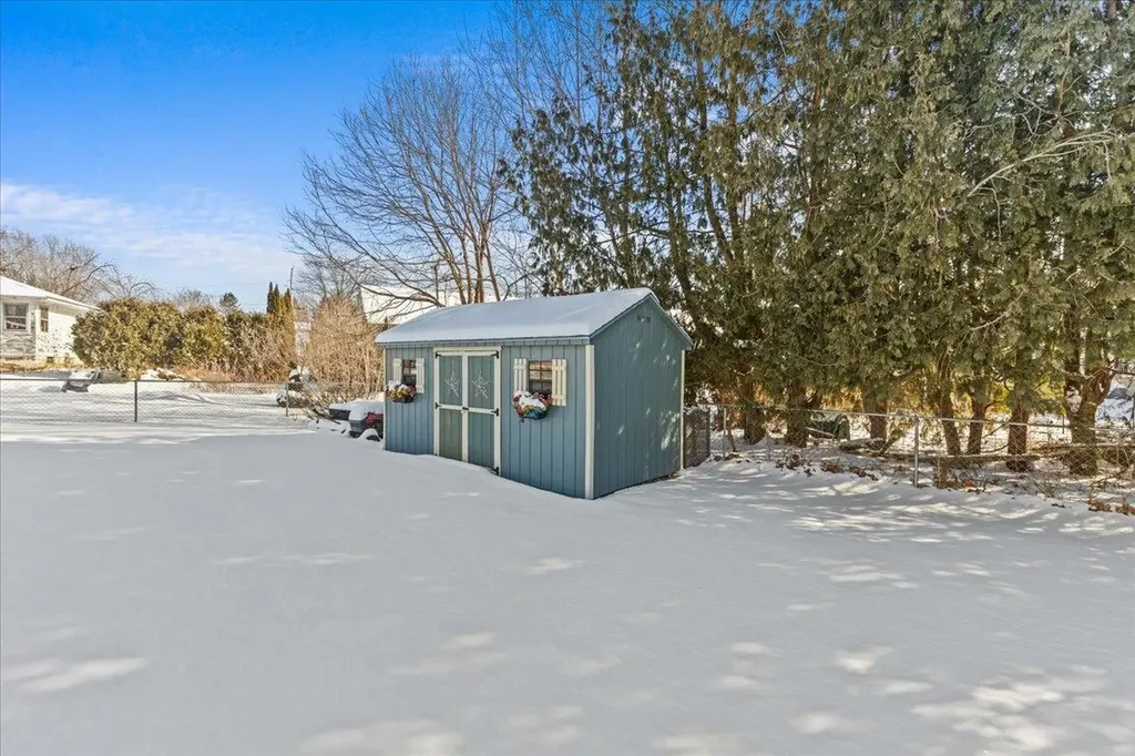 61 Village Green Burlington VT 05408