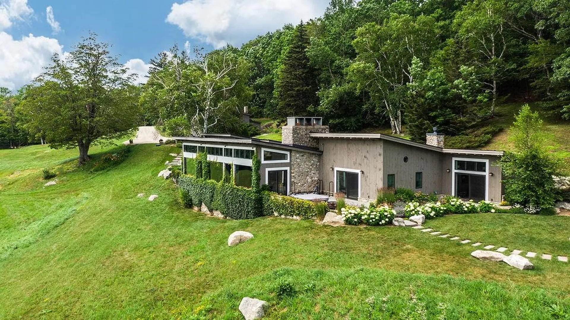 25 Mountain Haunts Road Winhall VT 05340