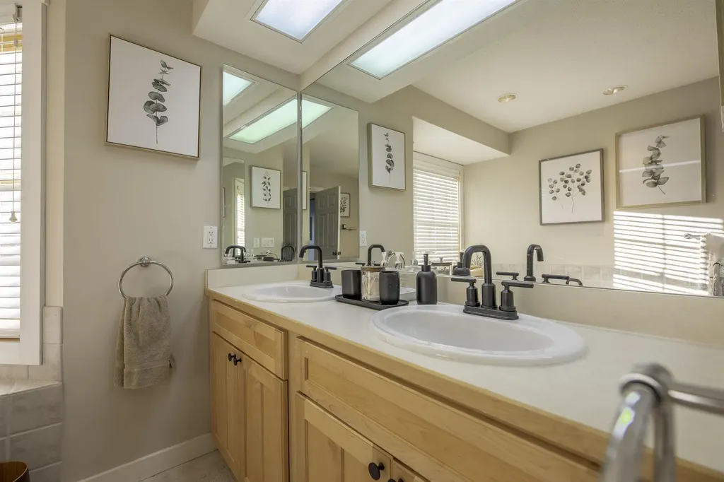 9b Windham Way Dover VT 05356