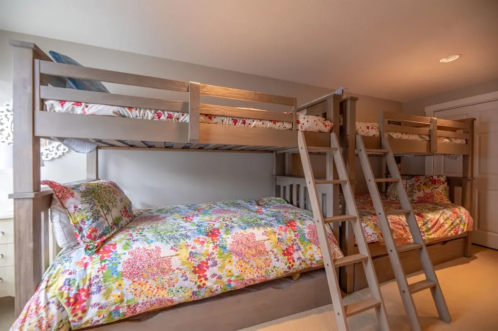 9b Windham Way Dover VT 05356