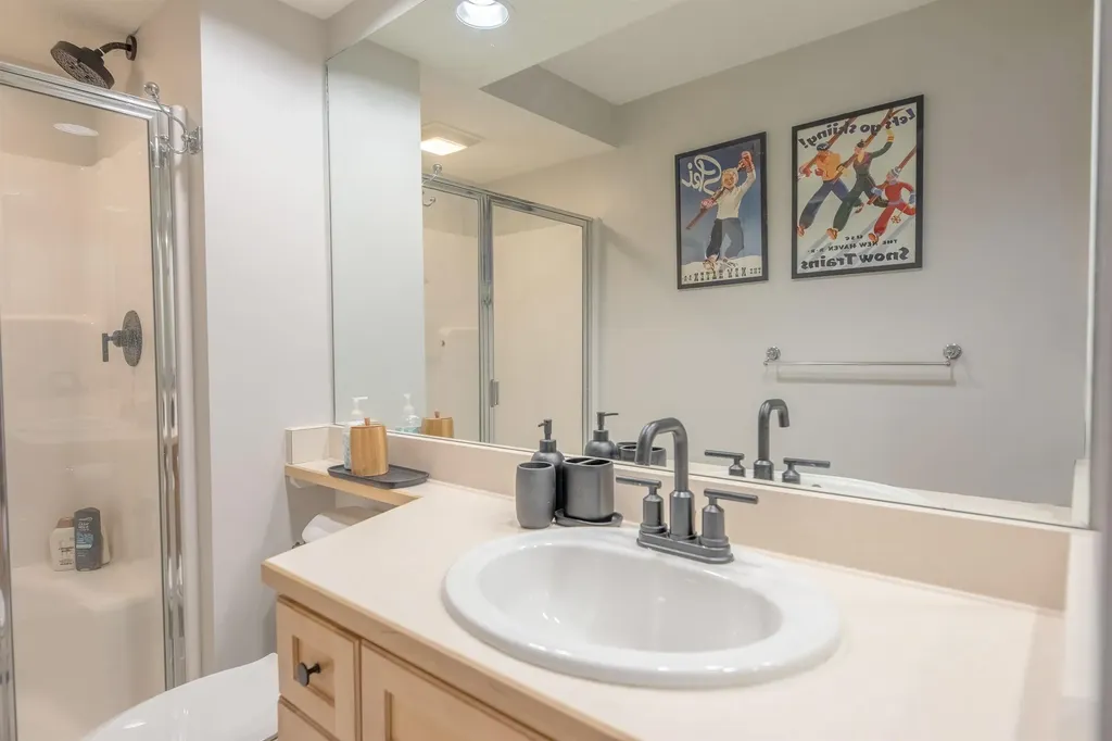 9b Windham Way Dover VT 05356