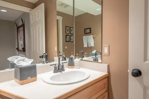 9b Windham Way Dover VT 05356