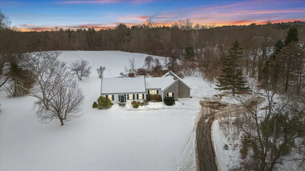 254 Main Avenue South Hampton NH 03827