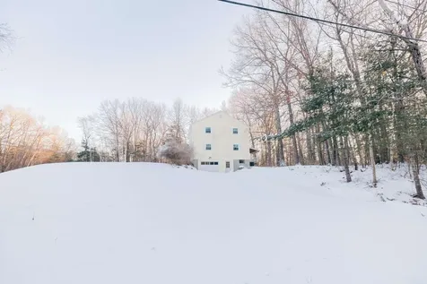 40 Garlan Lane Hooksett NH 03106