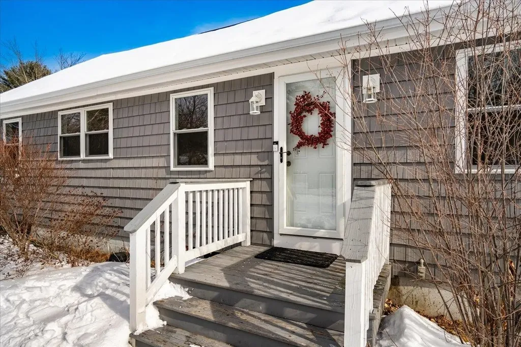 15 George Street Hudson NH 03051