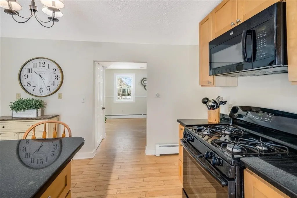 15 George Street Hudson NH 03051