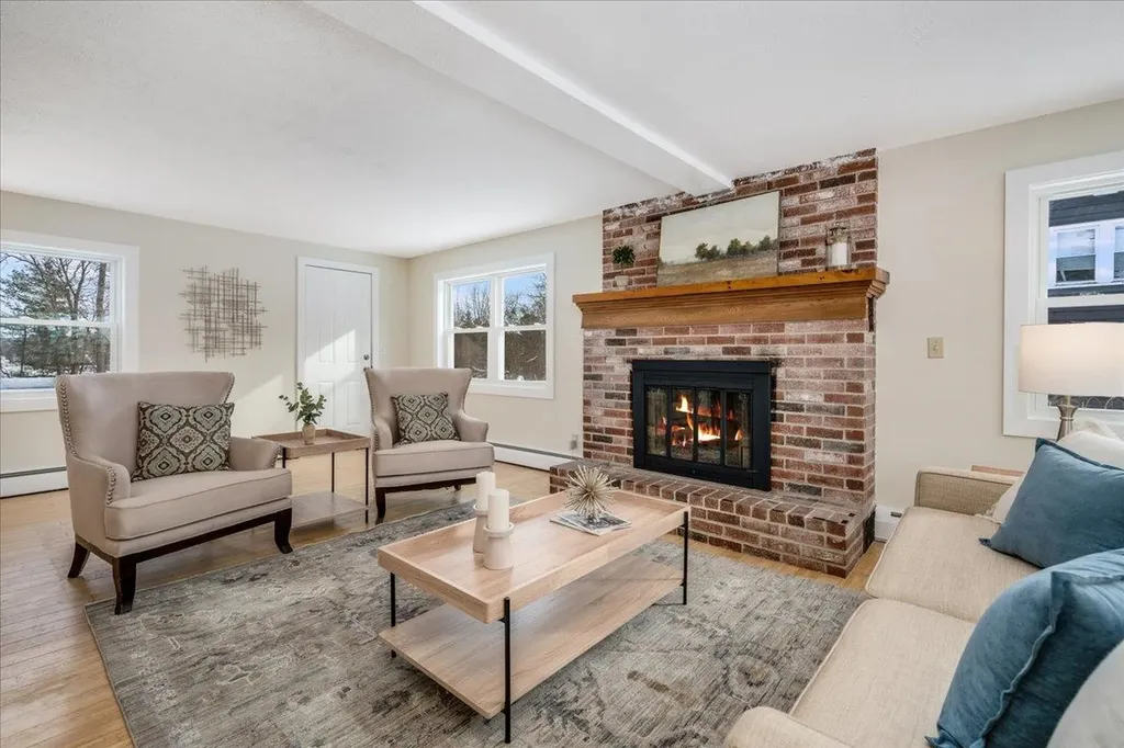 15 George Street Hudson NH 03051