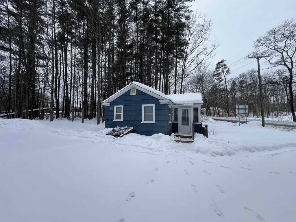 6 Webster Lake Road Franklin NH 03235