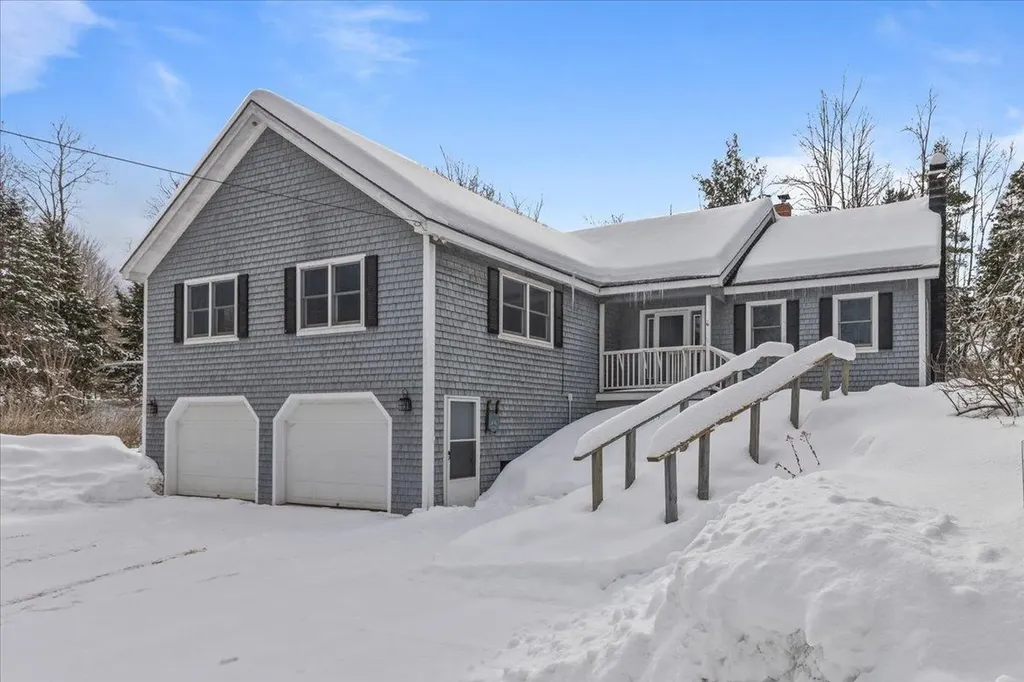 11 Barnes Hill Road Stowe VT 05672