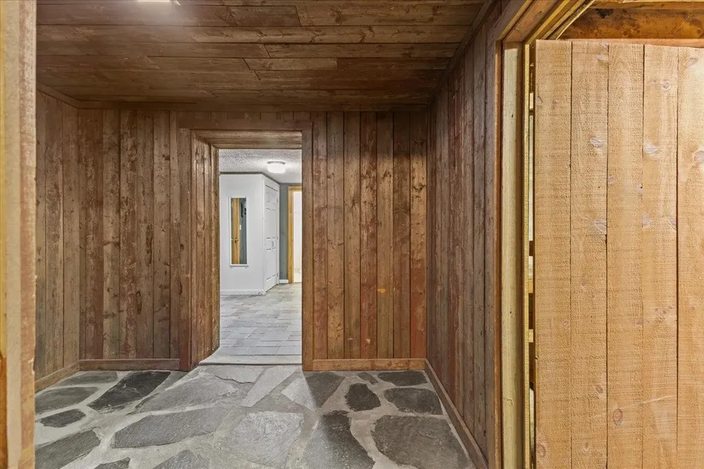 11 Barnes Hill Road Stowe VT 05672