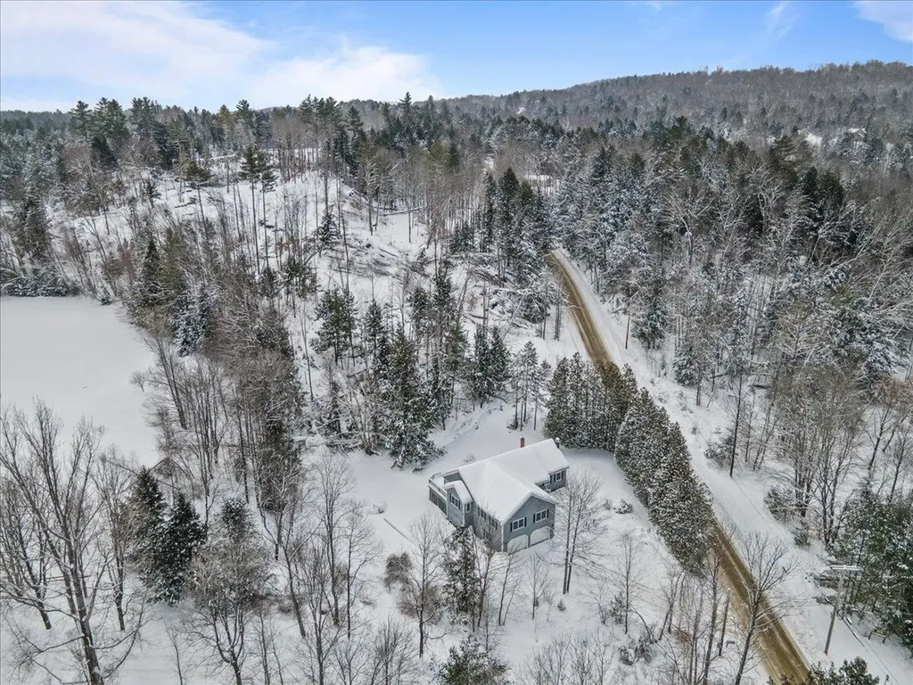 11 Barnes Hill Road Stowe VT 05672