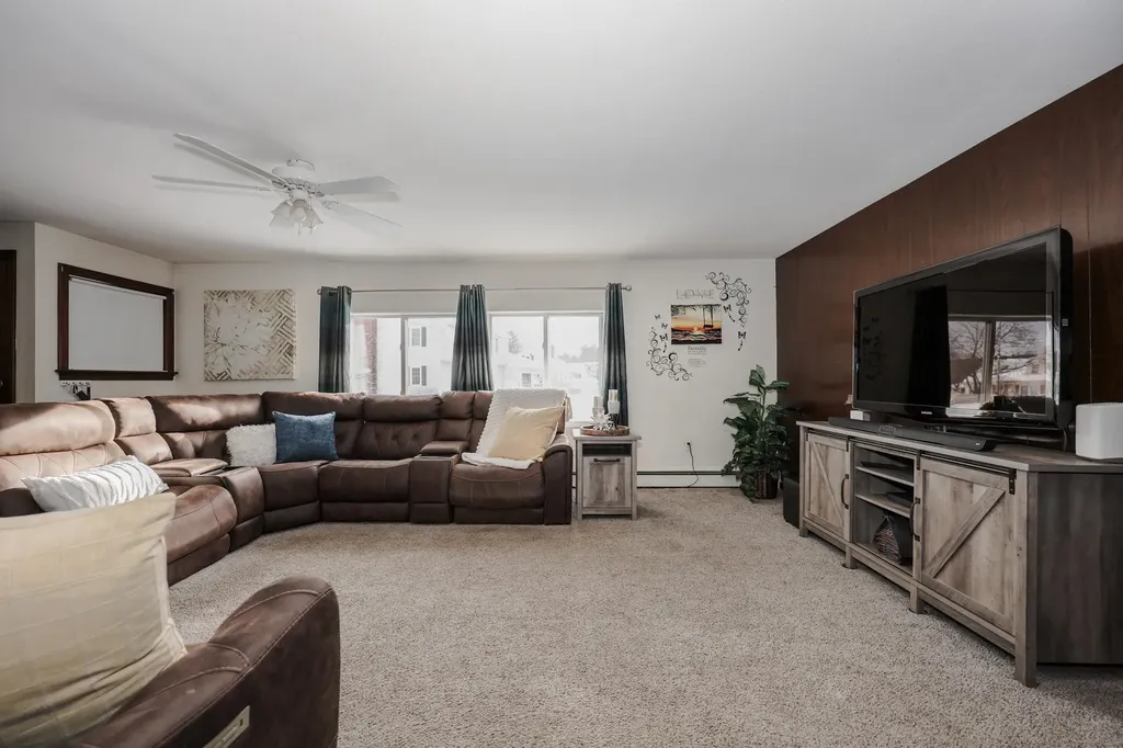 24 Roy Street Nashua NH 03060