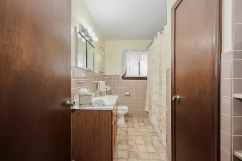 24 Roy Street Nashua NH 03060