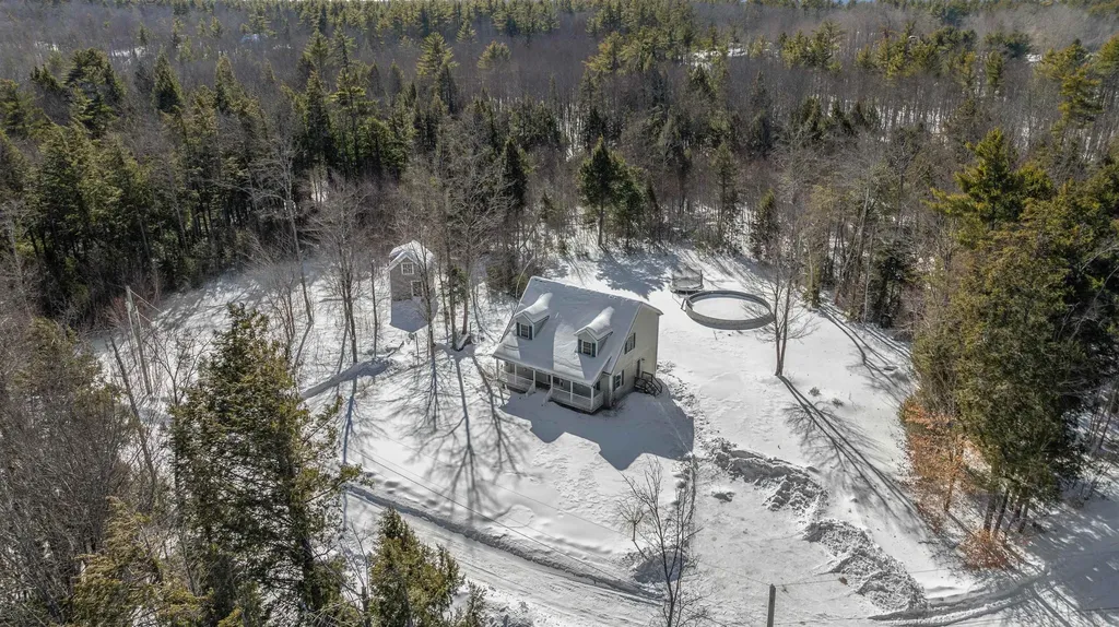 31 Cross Road Milton NH 03851