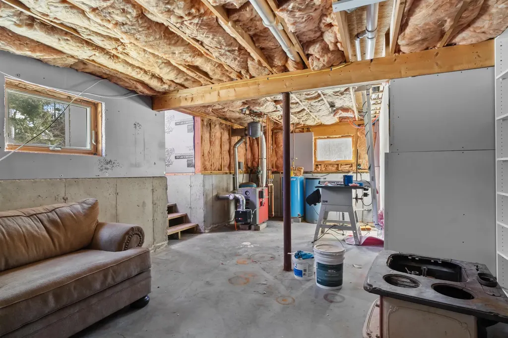 31 Cross Road Milton NH 03851