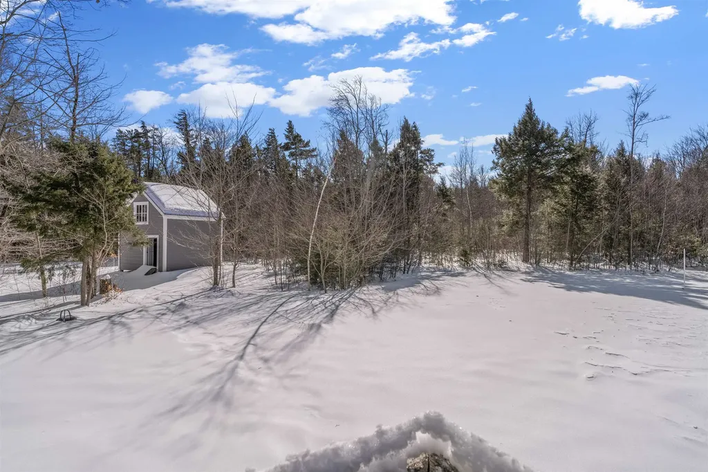 31 Cross Road Milton NH 03851