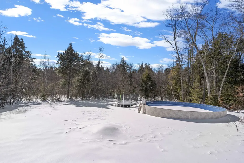 31 Cross Road Milton NH 03851