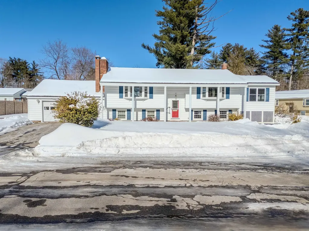 6 Lancelot Drive Hooksett NH 03106