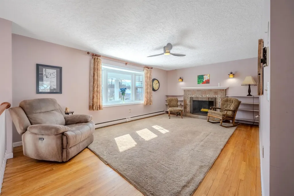 6 Lancelot Drive Hooksett NH 03106