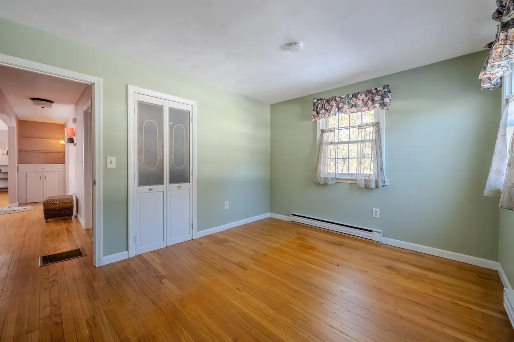 6 Lancelot Drive Hooksett NH 03106