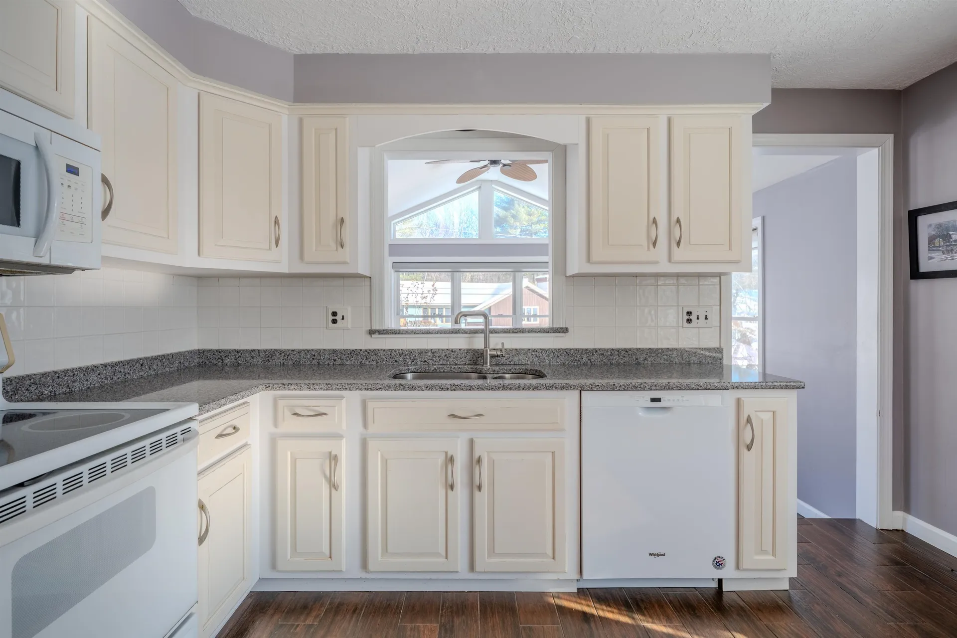 6 Lancelot Drive Hooksett NH 03106