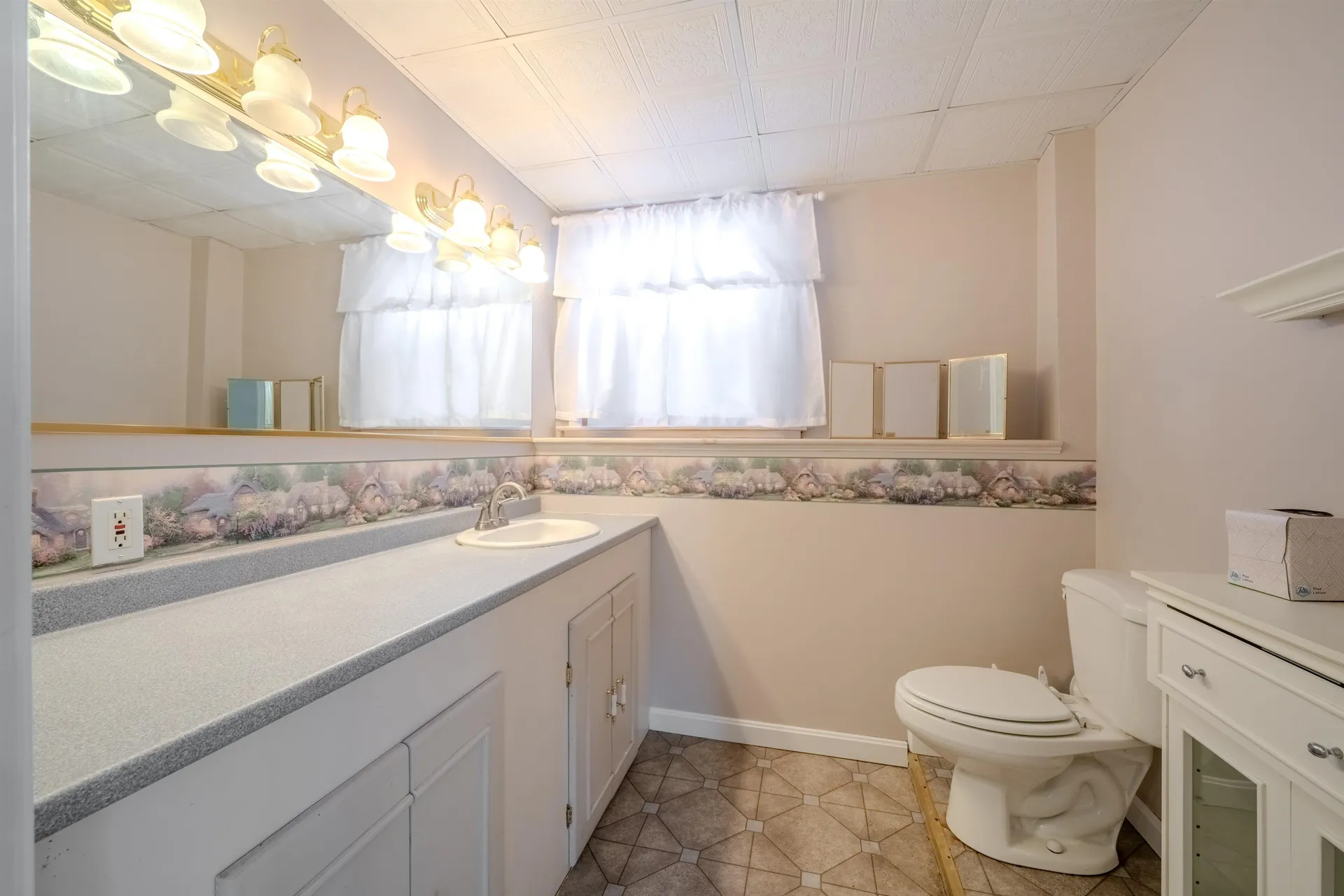 6 Lancelot Drive Hooksett NH 03106