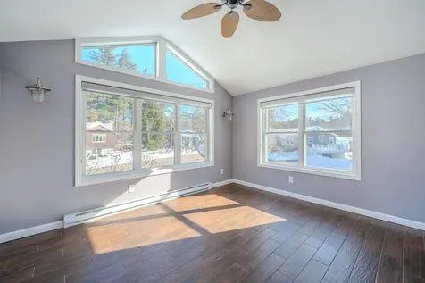 6 Lancelot Drive Hooksett NH 03106