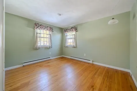 6 Lancelot Drive Hooksett NH 03106