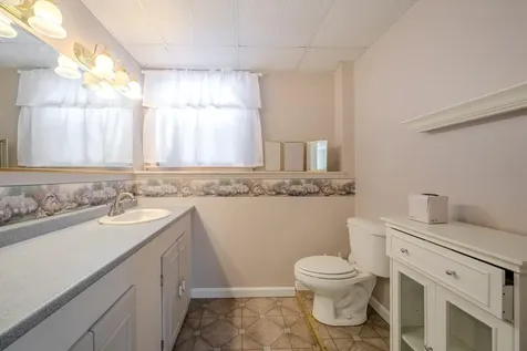 6 Lancelot Drive Hooksett NH 03106