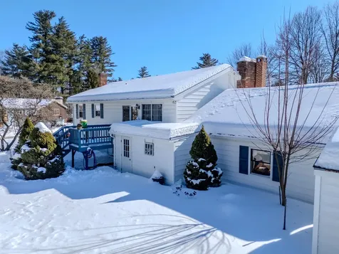 6 Lancelot Drive Hooksett NH 03106