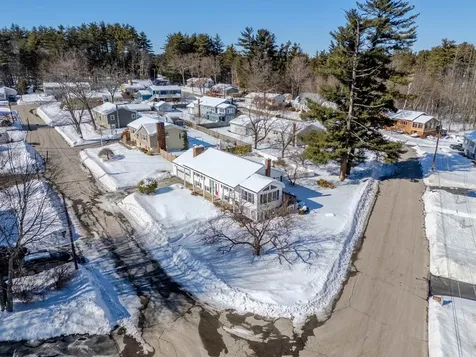 6 Lancelot Drive Hooksett NH 03106