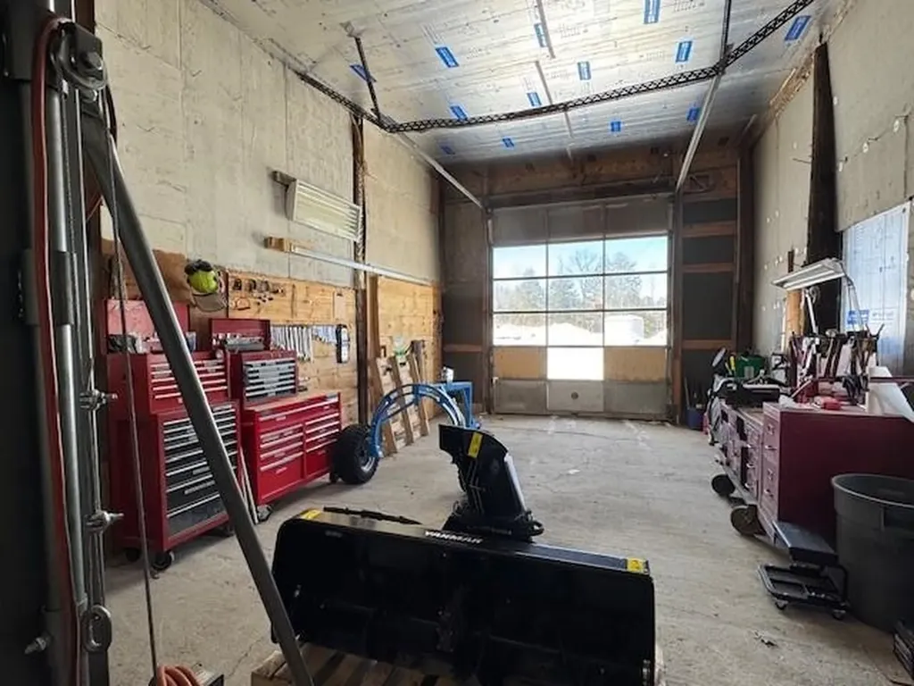 1204 Nh Route 11 Farmington NH 03835