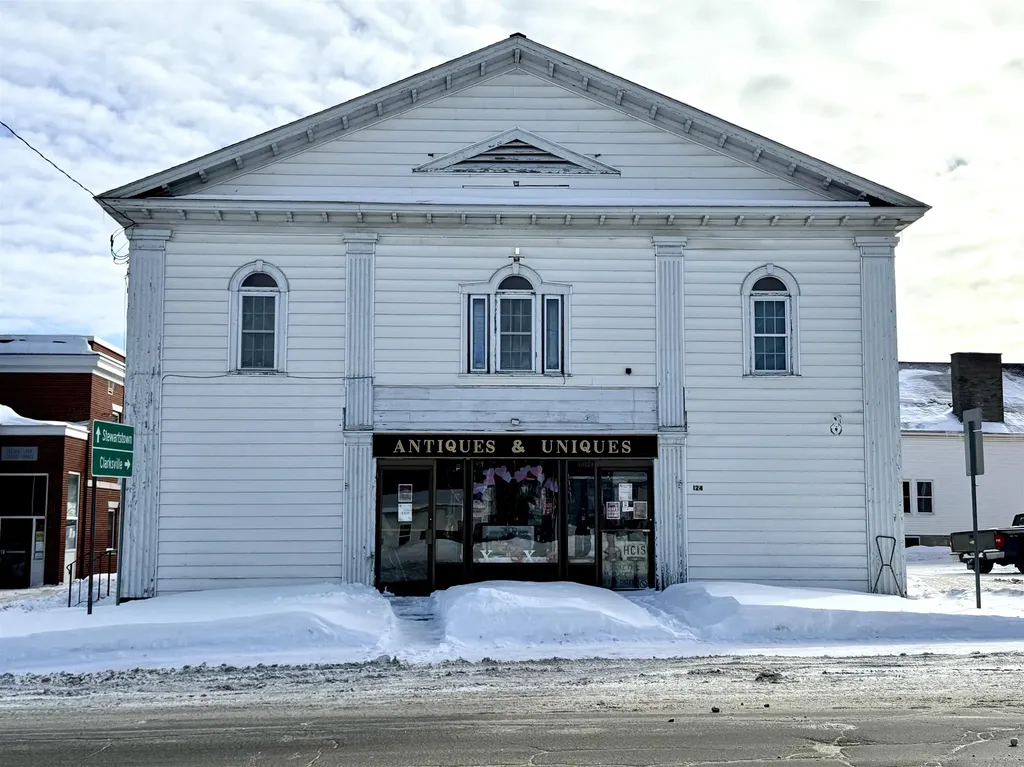124 Main Street Colebrook NH 03576