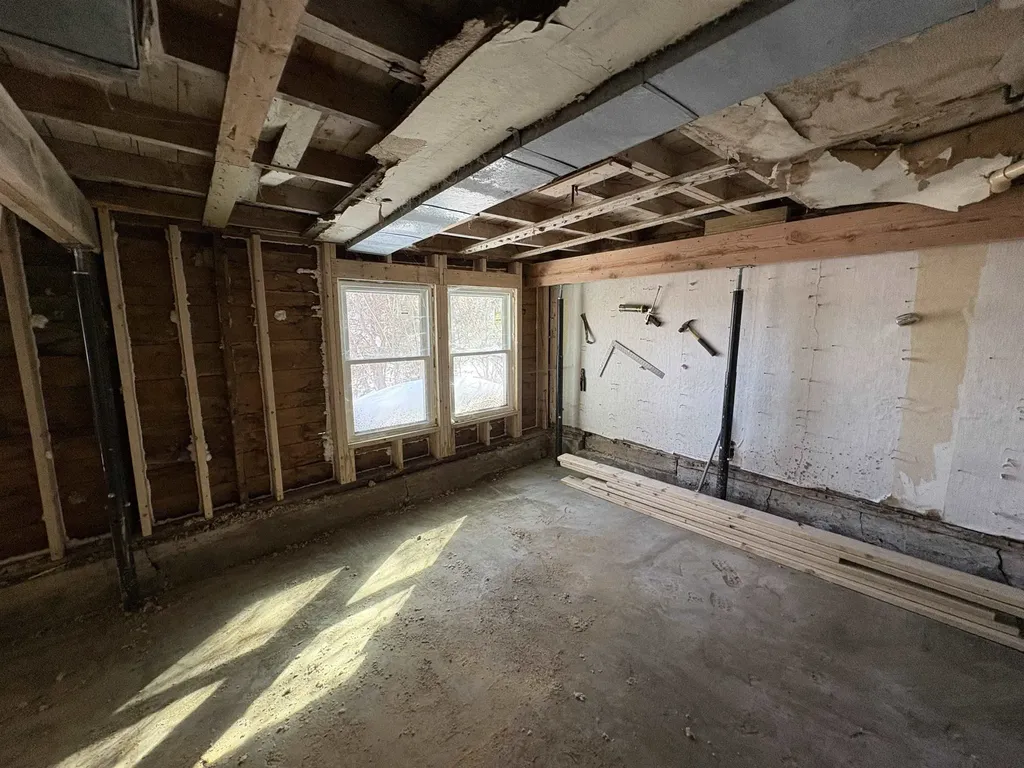 166 Hooker Hill Road St. Johnsbury VT 05819