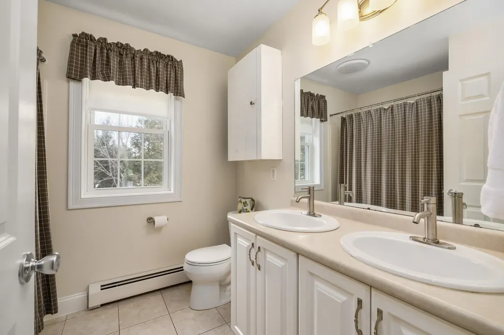 74 Mohawk Lane Brentwood NH 03833