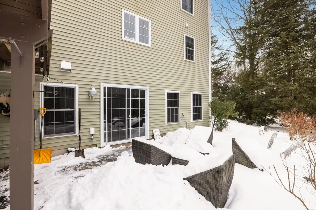 74 Mohawk Lane Brentwood NH 03833