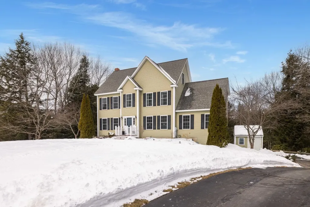 74 Mohawk Lane Brentwood NH 03833