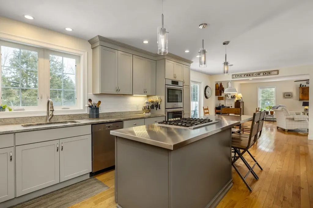 74 Mohawk Lane Brentwood NH 03833