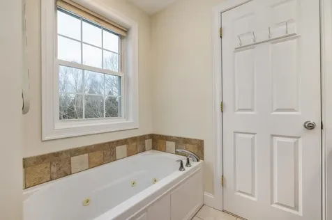 74 Mohawk Lane Brentwood NH 03833