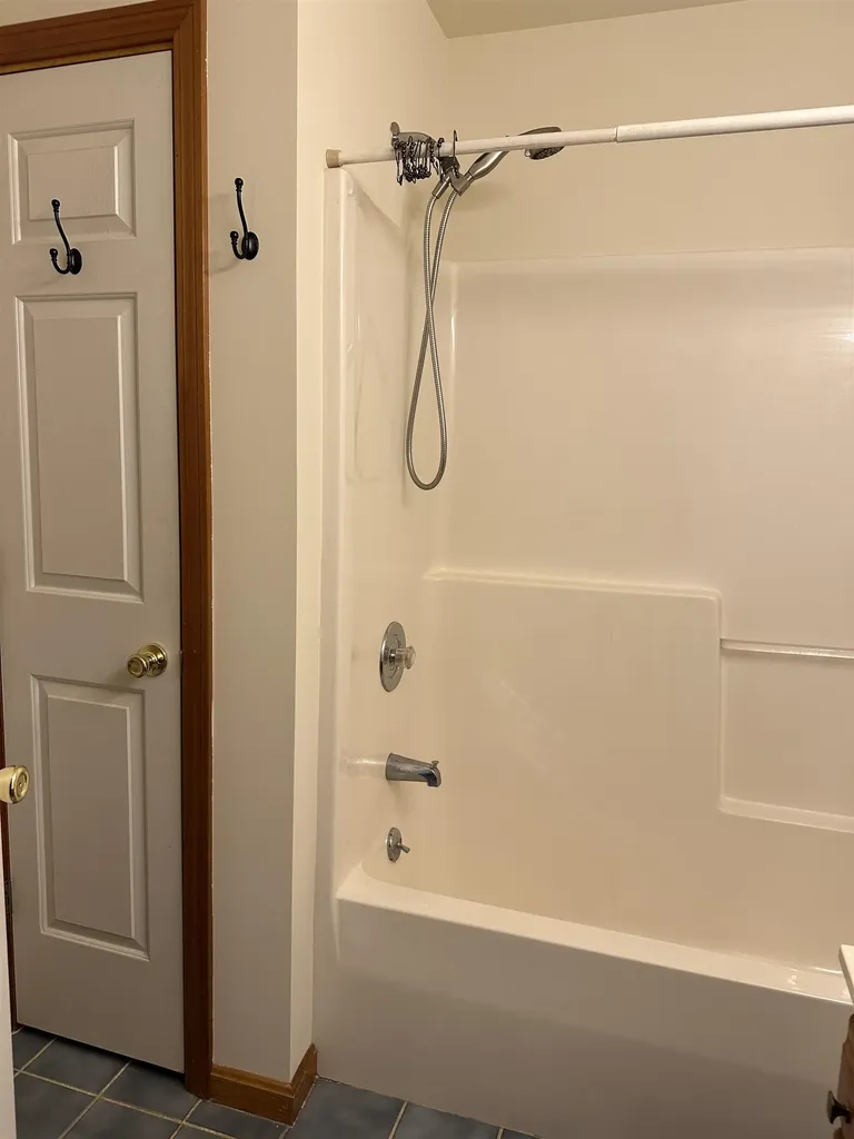 18 Craftsbury Court Essex VT 05452