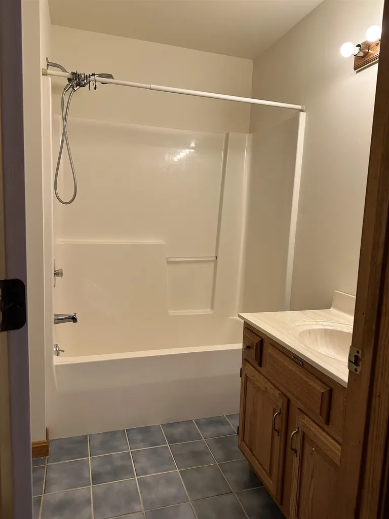 18 Craftsbury Court Essex VT 05452