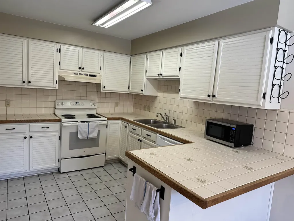 18 Craftsbury Court Essex VT 05452