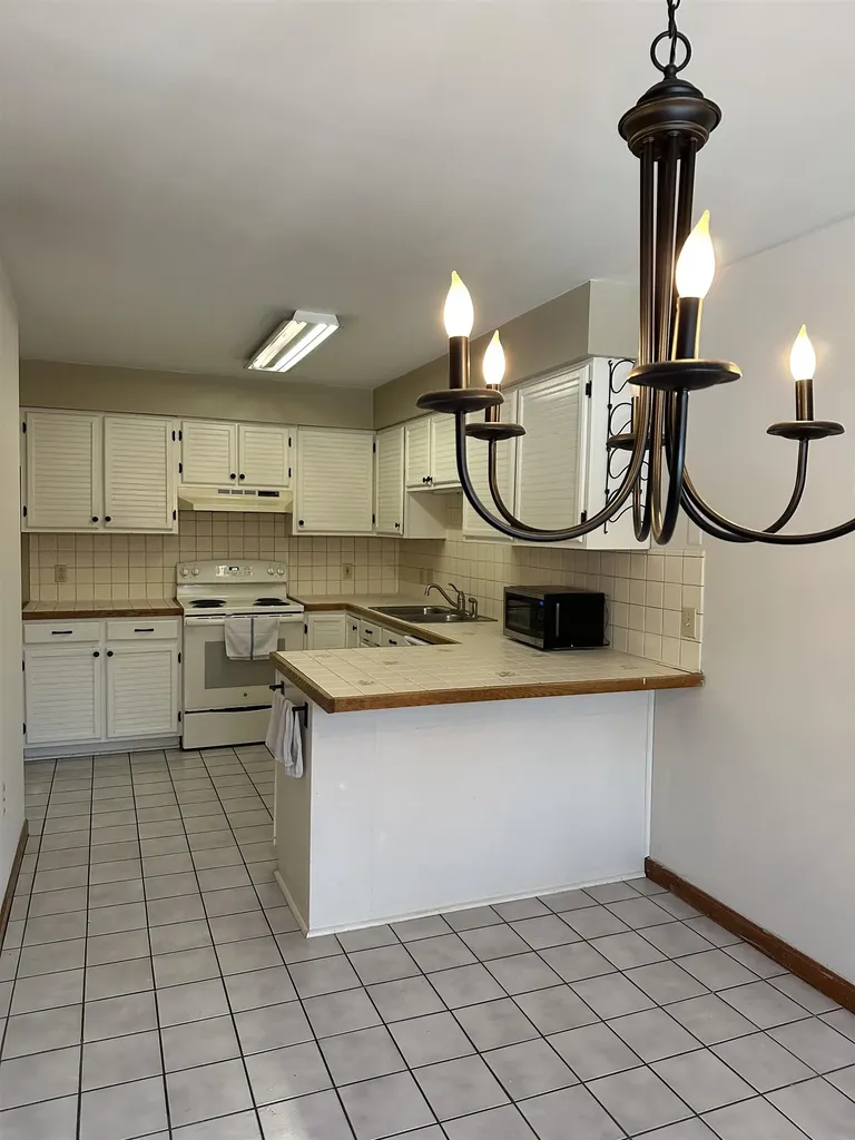 18 Craftsbury Court Essex VT 05452