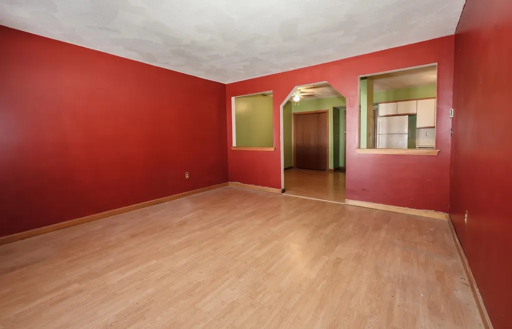 5 Tsienneto Road Derry NH 03038