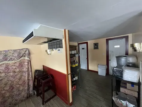 8 Maple Street Henniker NH 03242